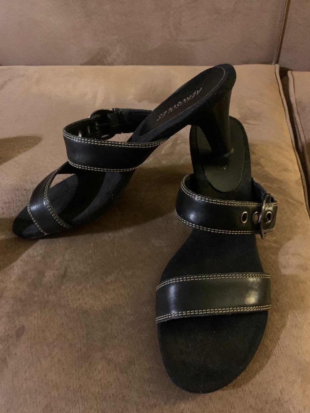 Aerosoles Black Leather Strappy Buckle Kitten Heeled Mules – Size 9.5